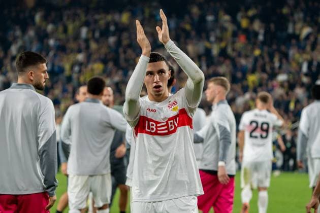 Bilal El Khannouss VfB Stuttgart, 11 thanks the fans, TUR, Fenerbahce Istanbul vs VfB Stuttgart, Football, UEFA Europa League, Matchday 3, 2025 2026 season, 23 10 2025, TUR, Fenerbahce Istanbul vs VfB Stuttgart, Football, UEFA Europa League, Matchday 3, 2025 2026 season, 23 10 2025, Istanbul Copyright: xEibner-Pressefoto EdwardxCheungx EP_ECG