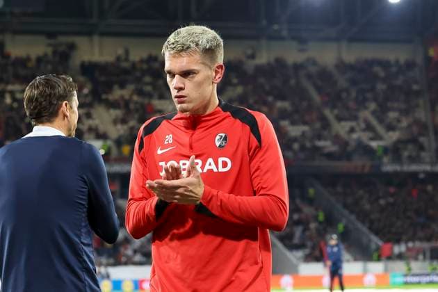 Matthias Ginter SC Freiburg, 28 before kick-off , Germany, UEFA Europa League, Matchday 3, 2025 2026, SC Freiburg vs FC Utrecht, 23 10 2025, Stadion am Wolfswinkel, Freiburg, Germany Freiburg Stadion am Wolfswinkel Baden Württemberg Germany Copyright: xGrantxHubbsx