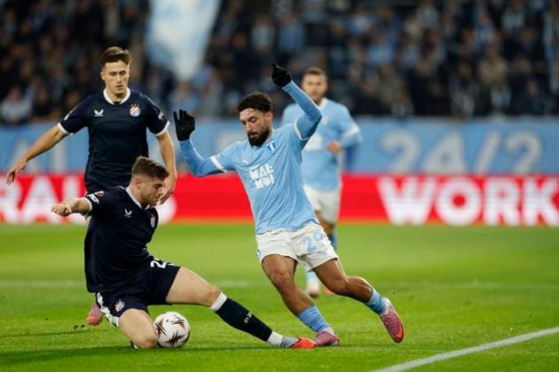 MALMÖ, SWEDEN 20251023 Dinamo Zagrebs Moris Valincic against Malmös Sead Haksabanovic during the Europa League football match between Malmö FF and GNK Dinamo Zagreb at Eleda Stadion New Malmö Stadium , Sweden, October 23, 2025 MALMÖ SWEDEN x10600x  Copyright: xAndreasxHillergren TTx EUROPA LEAGUE MALMÖ-GNK DINAMO ZAGREB