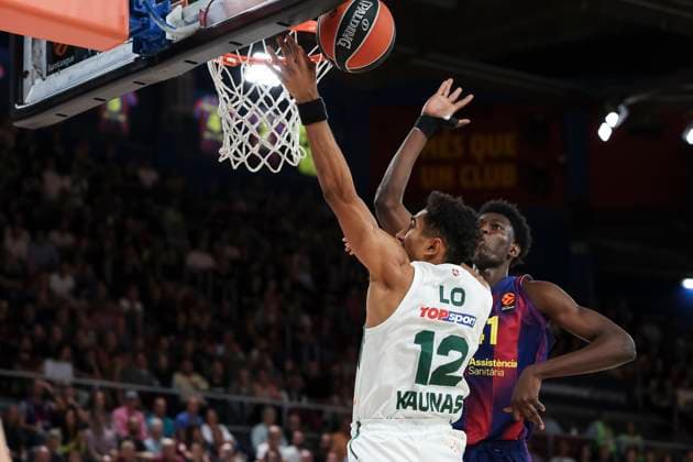 October 23, 2025, Barcelona, Barcelona, Spain: Maodo Lo of Zalgiris Kaunas and Sayon Keita of FC Barcelona, Barca compete for the ball during the Turkish Airlines Euroleague 2025 26 League Phase MD6 match played between FC Barcelona and Zalgiris Kaunas at Palau Blaugrana on October 23, 2025 in Barcelona, Spain. Barcelona Spain - ZUMAa181 20251023_zaa_a181_085 Copyright: xJavierxBorregox