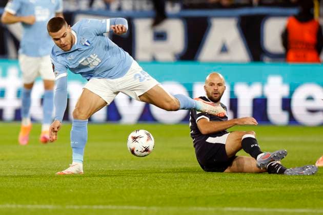 MALMÖ, SWEDEN 20251023 Malmös Gabriel Busanello against Dinamo Zagrebs Josip Misic during the Europa League football match between Malmö FF and GNK Dinamo Zagreb at Eleda Stadion New Malmö Stadium , Sweden, October 23, 2025 MALMÖ SWEDEN x10600x  Copyright: xAndreasxHillergren TTx EUROPA LEAGUE MALMÖ-GNK DINAMO ZAGREB