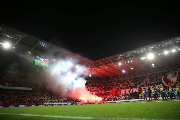 23 10 2025, xrekx, Soccer UEFA Europa League, SC Freiburg FC Utrecht v l SC Freiburg Fans ,Atmosphere, Scarves, Shirt, Flag, Banner, Ultras, Spectators, Visitors, Choreography, Choreography, atmosphere, spectators, Visitors Teams entry FC Utrecht Fans ,Mood, Scarves, Shirt, Flag, Banner, Ultras, Spectators, Visitors, Choreo, Choreography, atmosphere, spectators, Visitors DFL DFB REGULATIONS PROHIBIT ANY USE OF PHOTOGRAPHS as IMAGE SEQUENCES and or QUASI VIDEO Freiburg