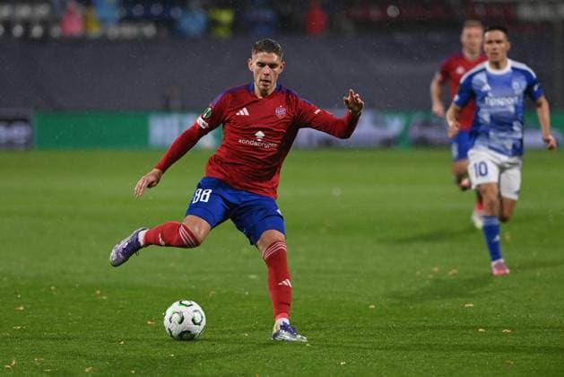 Peter Barath (Czestochowa) in action during the UEFA Conference League, 2nd round, match SK Sigma Olomouc against Rakow Czestochowa, in Olomouc, Czech Republic, on October 23, 2025. (CTKxPhoto LudekxPerina) CTKPhotoP2025102309317  CTKPhotoP2025102309317