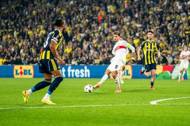 Fenerbahce SK v VfB Stuttgart - UEFA Europa League 2025 26 League Phase MD3 Atakan Karazor of VfB Stuttgart is in action during the UEFA Europa League match between Fenerbahce and Stuttgart at the Chobani Stadium in City, Country , on October 23, 2025. Istanbul Istanbul Turkey  Copyright: xYagizxGurtugx originalFilename:gurtug-fenerbah251023_nphvS.jpg