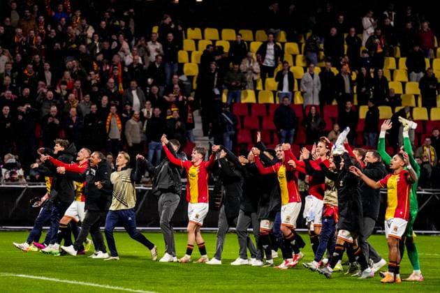 DEVENTER, NETHERLANDS - OCTOBER 23: The players of Go Ahead Eagles celebrates their team s win after the UEFA Europa League 2025 26 League Phase MD3 match between Go Ahead Eagles and Aston Villa FC at Stadion De Adelaarshorst on October 23, 2025 in Deventer, Netherlands. (Photo by Rene Nijhuis) SPO  Copyright: xRenexNijhuis
