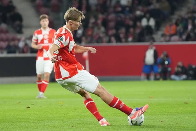 Kacper Potulski 1 FSV Mainz 05, 48 23 10 2025 1 FSV Mainz 05 vs Zrinjski Mostar, MEWA Arena, Europa Conference League