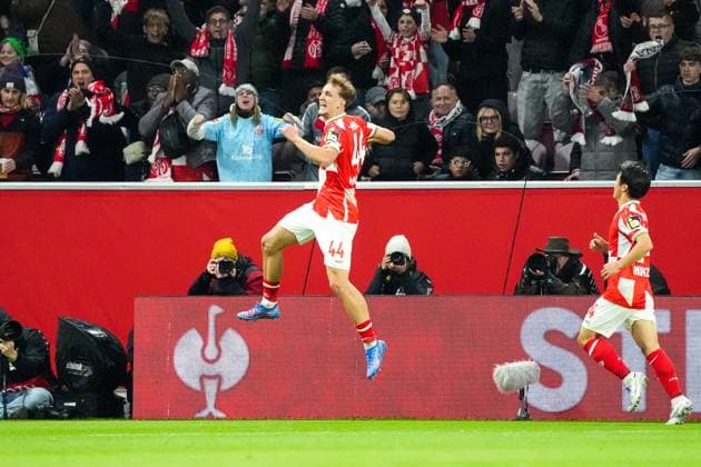 celebrate the goal, goal celebration for 1 0 Nelson Weiper 1 FSV Mainz 05, 44 23 10 2025 1 FSV Mainz 05 vs Zrinjski Mostar, MEWA Arena, Europa Conference League