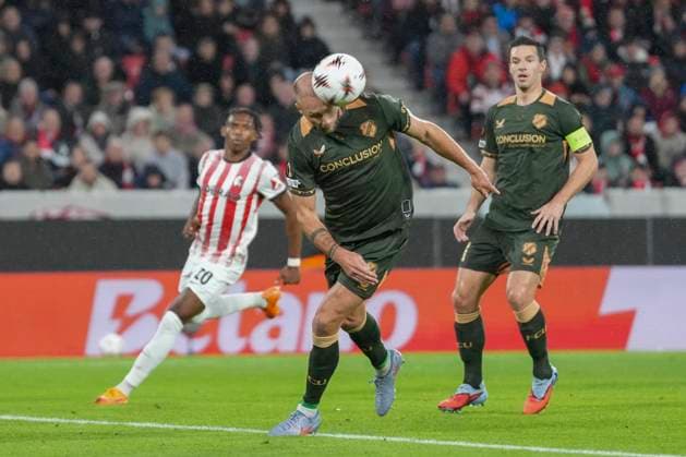 Mike van der Hoorn FC Utrecht, 03 Header , Germany, Football, UEFA Europa League, Matchday 3, League Phase, 2025 2026, SC Freiburg vs FC Utrecht, 23 10 2025, Europa Park Stadion, Freiburg, Germany Freiburg Europa Park Stadion Baden Württemberg Germany Copyright: xArnexAmbergx
