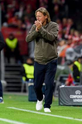 Trainer Bo Henriksen (1.FSV Mainz 05) looks on during the UEFA Conference League 2025 26 League Phase MD2 match between 1. FSV Mainz 05 and HSK Zrinjski Mostar at Mainz Arena on October 23, 2025 in Mainz, Germany. (Photo by Max Maiwald DeFodi Images) Trainer Bo Henriksen 1 FSV Mainz 05 looks on during the UEFA Conference League 2025 26 League Phase MD2 match between 1 FSV Mainz 05 and HSK Zrinjski Mostar at Mainz Arena on October 23, 2025 in Mainz, Germany Photo by Max Maiwald DeFodi Images