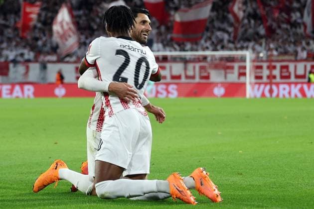 23 10 2025, xrekx, Football UEFA Europa League, SC Freiburg FC Utrecht v l Goal celebration after the goal to celebrate the goal celebrate 2 0 by Vincenzo Grifo SC Freiburg with Junior Adamu SC Freiburg DFL DFB REGULATIONS PROHIBIT ANY USE OF PHOTOGRAPHS as IMAGE SEQUENCES and or QUASI VIDEO Freiburg