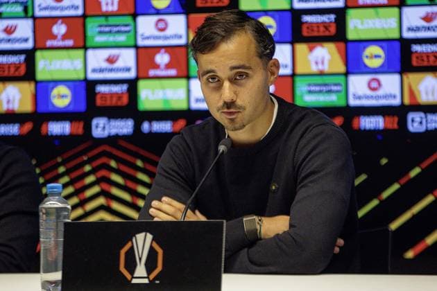 DEVENTER , 23-10-2025 , Stadium De Adelaarshorst , season 2025 2026 , UEFA Europa League League phase . match between Go Ahead Eagles and Aston Villa, Picture shows GA Eagles player Mats Deijl at press conference, PK, Pressekonferenz Go Ahead Eagles - Aston Villa  x31656052x Copyright: