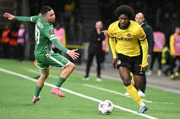 BERN, SWITZERLAND OCTOBER 23 Stanislav Ivanov of Ludogorets l against Joel Monteiro of Young Boys r during the UEFA Europa League 2025 26 League Phase MD3 match between BSC Young Boys and PFC Ludogorets 1945 at Stadion Wankdorf on October 23, 2025 in Bern, Switzerland Bern Stadion Wankdorf Bern Switzerland Copyright: xJustPictures.ch ManuelxWinterbergerx jp-en-EuSpIm-MWI_4341