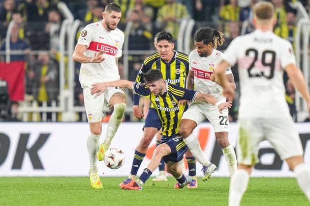 Fenerbahce v Stuttgart - UEFA Europa League ISTANBUL, TURKIYE - OCTOBER 23: Ismail Yuksek (C) of Fenerbahce in action against Lorenz Assignon (22) of VfB Stuttgart during the UEFA Europa League Week 3 match between Fenerbahce and Stuttgart at Chobani Stadium in Istanbul, Turkiye, on October 23, 2025. Cemal Yurttas Anadolu Istanbul Turkey. Editorial use only. Please get in touch for any other usage.  Copyright: x2025xAnadoluxCemalxYurttasx