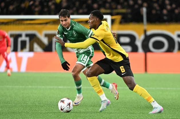 BERN, SWITZERLAND OCTOBER 23 Petar Stanic of Ludogorets l against Edimilson Fernandes of Young Boys r during the UEFA Europa League 2025 26 League Phase MD3 match between BSC Young Boys and PFC Ludogorets 1945 at Stadion Wankdorf on October 23, 2025 in Bern, Switzerland Bern Stadion Wankdorf Bern Switzerland Copyright: xJustPictures.ch ManuelxWinterbergerx jp-en-EuSpIm-MWI_4283