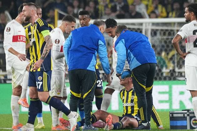 ISTANBUL, TURKEY - OCTOBER 23: Edson Alvares of Fenerbahce SK injured during the UEFA Europa League 2025 26 League Phase MD3 match between Fenerbahce SK and VfB Stuttgart at Chobani Stadium on October 23, 2025 in Istanbul, Turkey. Ä±STNBUL Turkey Copyright: xSeskimphotox Fbahce-Stuttgart-231025 (22)