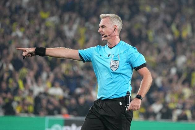 ISTANBUL, TURKEY - OCTOBER 23: Referee Jakob Kehlet during the UEFA Europa League 2025 26 League Phase MD3 match between Fenerbahce SK and VfB Stuttgart at Chobani Stadium on October 23, 2025 in Istanbul, Turkey. Ä±STNBUL Turkey Copyright: xSeskimphotox Fbahce-Stuttgart-231025 (42)