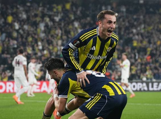 ISTANBUL, TURKEY - OCTOBER 23: Kerem Akturkoglu of Fenerbahce SK celebrates after scoring the first goal of his team with teammates during the UEFA Europa League 2025 26 League Phase MD3 match between Fenerbahce SK and VfB Stuttgart at Chobani Stadium on October 23, 2025 in Istanbul, Turkey. Ä±STNBUL Turkey Copyright: xSeskimphotox Fbahce-Stuttgart-231025 (79)