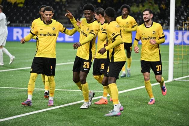 BERN, SWITZERLAND OCTOBER 23 Chris Bedia of Young Boys c celebrating his goal with the teammates 3 1 during the UEFA Europa League 2025 26 League Phase MD3 match between BSC Young Boys and PFC Ludogorets 1945 at Stadion Wankdorf on October 23, 2025 in Bern, Switzerland Bern Stadion Wankdorf Bern Switzerland Copyright: xJustPictures.ch ManuelxWinterbergerx jp-en-EuSpIm-MWI--4422