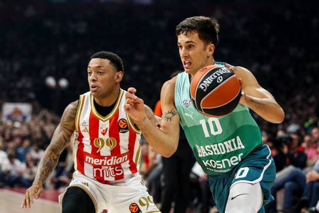 KK Crvena zvezda v Saski Baskonia - EuroLeague BELGRADE, SERBIA - OCTOBER 23: Matteo Spagnolo of Saski Baskonia in action against Yago Santos of KK Crvena zvezda during Turkish Airlines EuroLeague basketball match between KK Crvena zvezda and Saski Baskonia at the Belgrade Arena in Belgrade, Serbia on October 23, 2025. Filip Stevanovic Anadolu Belgrade Serbia. Editorial use only. Please get in touch for any other usage.  Copyright: x2025xAnadoluxFilipxStevanovicx