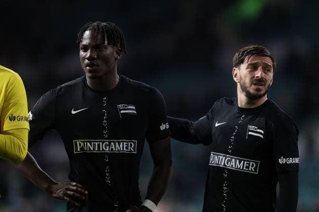 SOCCER - UEFA EL, Celtic vs Sturm GLASGOW,SCOTLAND,23.OCT.25 - SOCCER - UEFA Europa League, Celtic Glasgow vs SK Sturm Graz. Image shows the disappointment of Seedy Jatta and Otar Kiteishvili (Sturm).  GEPAxpictures xChrisxBauer