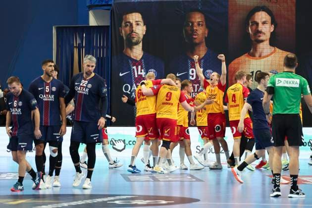 HANDBALL : Paris Saint Germain Vs Gog - Ligue des Champions - 23 10 2025 Joie de l equipe de Gog - Deception Paris Saint Germain - =pÂß= - Yahia Omar (Paris Saint Germain) - Luka Karabatic (Paris Saint Germain) ParisFrance  Copyright: xMichaelxBaucherx