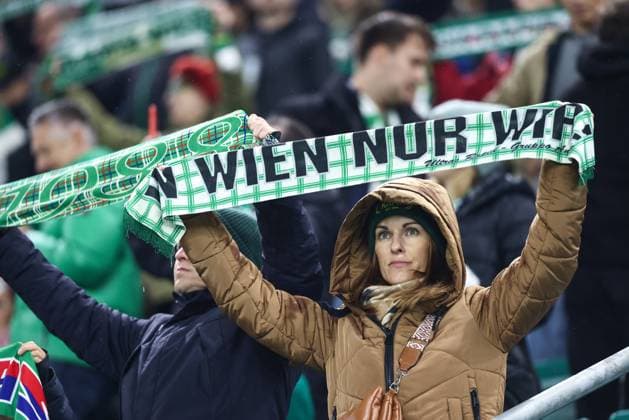 SOCCER - UEFA ECL, Rapid vs Fiorentina VIENNA,AUSTRIA,23.OCT.25 - SOCCER - UEFA Conference League, SK Rapid Wien vs ACF Fiorentina. Image shows fans of Rapid.  GEPAxpictures xArminxRauthner