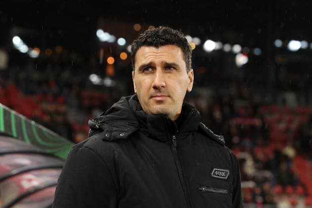 ALKMAAR - AZ Alkmaar coach Maarten Martens during the UEFA Conference League match between AZ Alkmaar and Slovan Bratislava at the AFAS Stadium on October 23, 2025, in Alkmaar, Netherlands. ANP BART STOUTJESDIJK UEFA Conference League 2025-2026 xVIxANPxSportx xxANPxIVx 540092508 originalFilename: 540092508.jpg