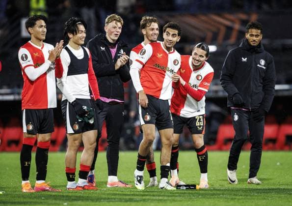 ROTTERDAM - Feyenoord players after the UEFA Europa League match between Feyenoord and Panathinaikos FC at Feyenoord Stadion de Kuip on October 23, 2025, in Rotterdam, Netherlands. ANP BAS CZERWINSKI UEFA Europa League 2025-2026 xVIxANPxSportx xxANPxIVx 540092740 originalFilename: 540092740.jpg