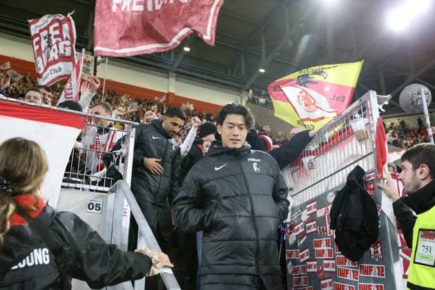 23 10 2025, xrekx, Football UEFA Europa League, SC Freiburg FC Utrecht v l Yuito Suzuki SC Freiburg Vincenzo Grifo SC Freiburg in the fan block Team, Player, celebrate at the end of the match, Team, Player, celebrate at the end of the match DFL DFB REGULATIONS PROHIBIT ANY USE OF PHOTOGRAPHS as IMAGE SEQUENCES and or QUASI VIDEO Freiburg