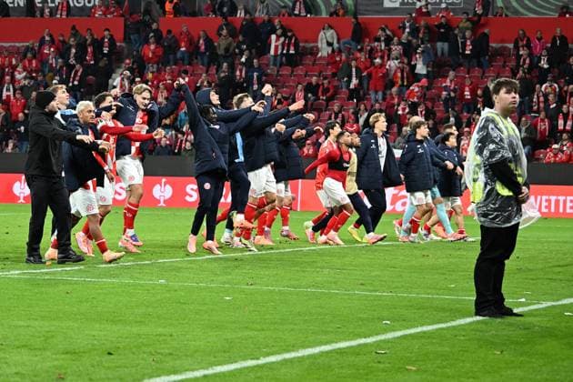 23 10 2025, xsltx, Football UEFA Conference League, FSV Mainz 05 HSK Zrinjski Mostar v l jubilation, joy about the victory DFL DFB REGULATIONS PROHIBIT ANY USE OF PHOTOGRAPHS as IMAGE SEQUENCES and or QUASI VIDEO Mainz