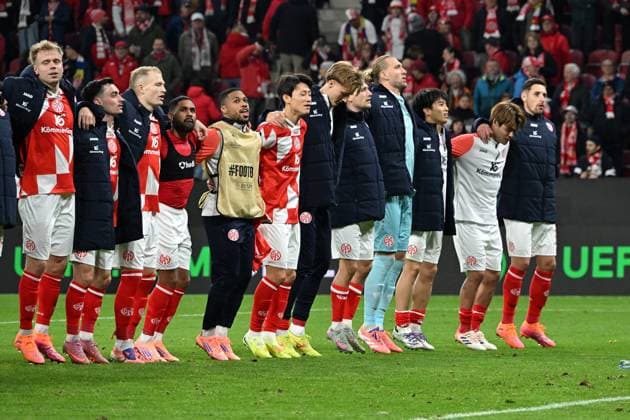 23 10 2025, xsltx, Football UEFA Conference League, FSV Mainz 05 HSK Zrinjski Mostar v l jubilation, joy about the victory DFL DFB REGULATIONS PROHIBIT ANY USE OF PHOTOGRAPHS as IMAGE SEQUENCES and or QUASI VIDEO Mainz