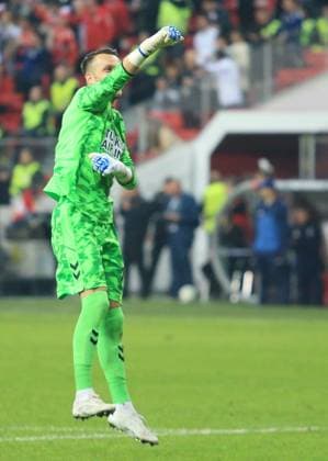 Samsunspor v Dynamo Kyiv - UEFA Europa Conference League SAMSUN, TURKIYE - OCTOBER 23: Goalkeeper Okan Kocuk of Samsunspor celebrates after his team scored a goal during the UEFA Europa Conference League week 2 match between Samsunspor and Dynamo Kyiv at New May 19 Stadium in Samsun, Turkiye on October 23, 2025. Recep Bilek Anadolu Samsun Turkey. Editorial use only. Please get in touch for any other usage.  Copyright: x2025xAnadoluxRecepxBilekx