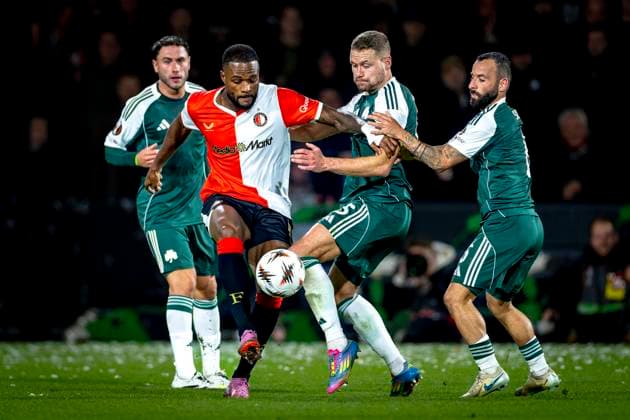 SC Feyenoord Rotterdam forwarder Cyle Larin during the match SC Feyenoord Rotterdam vs Panathinaikos FC at the Stadium De Kuip for the Europa League - League phase - Matchday 3 season 2025-2026 in ROTTERDAM, Netherlands on 23 oktober 2025, (photo by Marcel van Dorst EYE4images DeFodi Images) SC Feyenoord Rotterdam forwarder Cyle Larin during the match SC Feyenoord Rotterdam vs Panathinaikos FC at the Stadium De Kuip for the Europa League League phase Matchday 3 season 2025 2026 in ROTTERDAM, Netherlands on 23 oktober 2025, photo by Marcel van Dorst EYE4images DeFodi Images