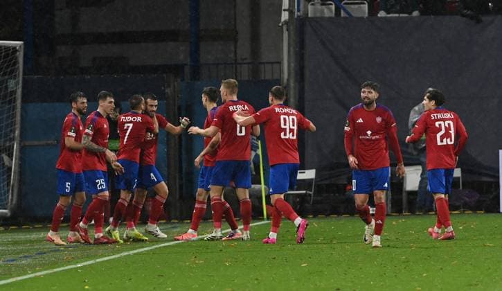 Stratos Svarnas (Czestochowa), 4th from left, celebrates his goal with his teammates during the UEFA Conference League, 2nd round, match SK Sigma Olomouc against Rakow Czestochowa, in Olomouc, Czech Republic, on October 23, 2025. (CTKxPhoto LudekxPerina) CTKPhotoP2025102310670  CTKPhotoP2025102310670