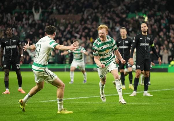 Liam Scales of Celtic celebrates scoring to tie the game 1-1. Celtic v Sturm Graz, UEFA Europa League, Group Stage, Football, Celtic Park, Glasgow, Scotland, UK - 23 Oct 2025Glasgow Celtic Park United Kingdom EDITORIAL USE ONLY No use with unauthorised audio, video, data, fixture lists, club league logos or live services. Online in-match use limited to 120 images, no video emulation. No use in betting, games or single club league player publications. Copyright: xStuartxWallace Shutterstockx 15567786bt