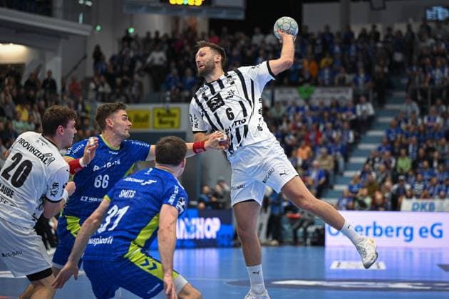 Germany, Handball, 1 Bundesliga DAIKIN HBL, Matchday 10, 2025 2026, VfL Gummersbach vs THW Kiel, 23 10 2025, SCHWALBE Arena, Gummersbach, Germany, Harald Reinkind THW Kiel, 6 throws on goal Copyright: xMarkusxVerwimpx