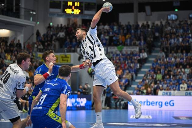 Germany, Handball, 1 Bundesliga DAIKIN HBL, Matchday 10, 2025 2026, VfL Gummersbach vs THW Kiel, 23 10 2025, SCHWALBE Arena, Gummersbach, Germany, Harald Reinkind THW Kiel, 6 throws on goal Copyright: xMarkusxVerwimpx