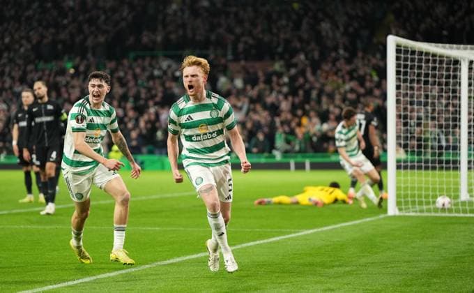 Liam Scales of Celtic celebrates with Colby Donovan of Celtic after scoring to tie the game 1-1. Celtic v Sturm Graz, UEFA Europa League, Group Stage, Football, Celtic Park, Glasgow, Scotland, UK - 23 Oct 2025Glasgow Celtic Park United Kingdom EDITORIAL USE ONLY No use with unauthorised audio, video, data, fixture lists, club league logos or live services. Online in-match use limited to 120 images, no video emulation. No use in betting, games or single club league player publications. Copyright: xStuartxWallace Shutterstockx 15567786ca