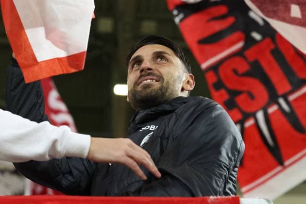 23 10 2025, xrekx, Football UEFA Europa League, SC Freiburg FC Utrecht v l Vincenzo Grifo SC Freiburg in the fan block DFL DFB REGULATIONS PROHIBIT ANY USE OF PHOTOGRAPHS as IMAGE SEQUENCES and or QUASI VIDEO Freiburg