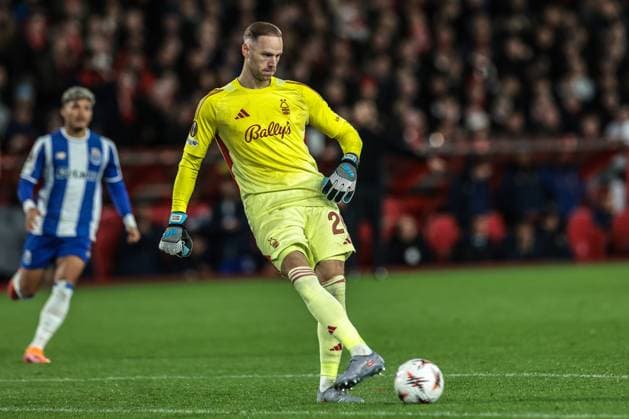 UEFA Europa League Matchday 3 of 8 Nottingham Forest v Porto Nottingham Forest goalkeeper Matz Sels during the UEFA Europa League Matchday 3 of 8 Nottingham Forest vs Porto at City Ground, Nottingham, United Kingdom, 23rd October 2025 (Photo by Mark Cosgrove News Images) Nottingham City Ground Nottinghamshire United Kingdom Copyright: xMarkxCosgrove NewsxImagesx