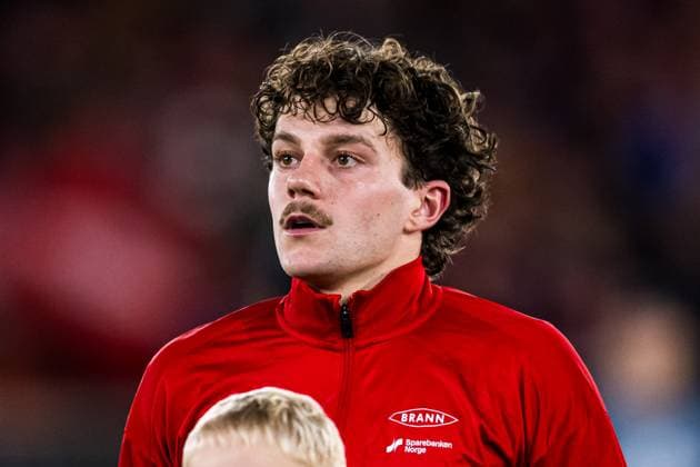 251023 Denzel De Roeve of Brann ahead of the UEFA Europa League football match between Brann and Rangers on October 23, 2025 in Bergen Photo Marius Simensen BILDBYRAN COP 238 MM0046 bbeng brann football fotball fotboll rangers soccer uefa europa league  Copyright: MARIUSxSIMENSEN BB251023ZB046