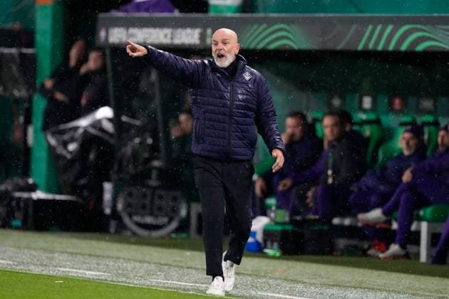 CALCIO - UEFA Conference League - SK Rapid Wien vs ACF Fiorentina Head coach Stefano Pioli (ACF Fiorentina) during SK Rapid Wien vs ACF Fiorentina, UEFA Conference League football match in Vienna, Austria, October 23 2025 Vienna Austria  Copyright: xIPAxSport ABACAx