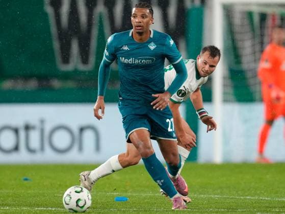 CALCIO - UEFA Conference League - SK Rapid Wien vs ACF Fiorentina Cher Ndour 27 (ACF Fiorentina) moves the ball during SK Rapid Wien vs ACF Fiorentina, UEFA Conference League football match in Vienna, Austria, October 23 2025 Vienna Austria  Copyright: xIPAxSport ABACAx