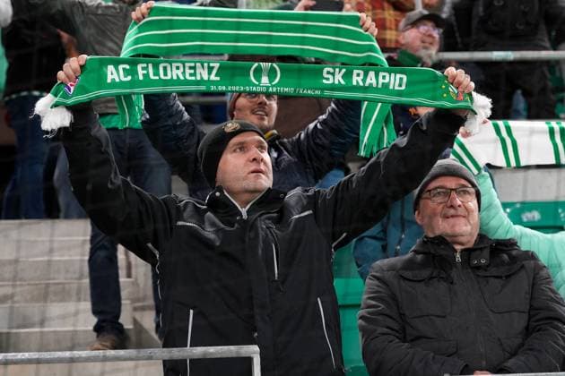 CALCIO - UEFA Conference League - SK Rapid Wien vs ACF Fiorentina SK Rapid Wien fans before the match during SK Rapid Wien vs ACF Fiorentina, UEFA Conference League football match in Vienna, Austria, October 23 2025 Vienna Austria  Copyright: xIPAxSport ABACAx