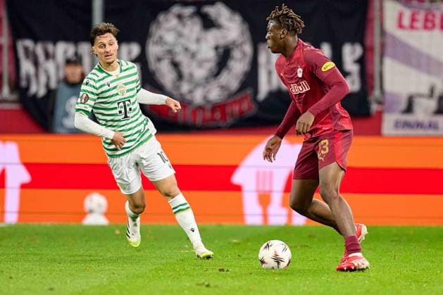 Salzburg, Austria October 23, 2025 Europa League 2025 2026 RB Salzburg vs Frencvaros Budapest Pictured from left Jonathan Levi TC , Joane Gadou RB Red Bull Arena Copyright: xFotostandx xWassmuth,xJUERGENxWASSMUTHx
