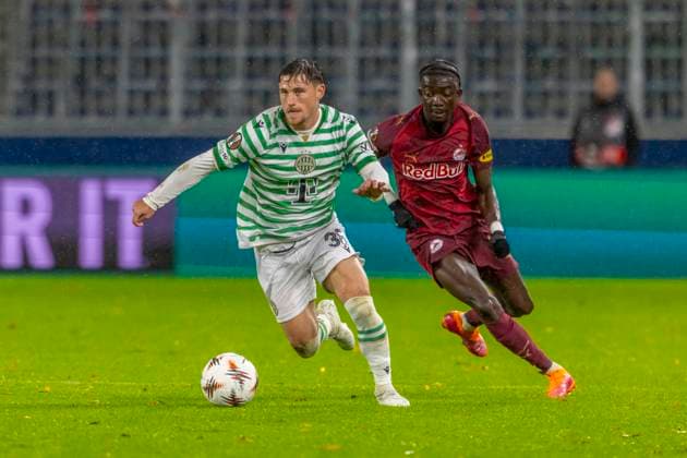 Salzburg, Austria October 23, 2025 Europa League 2025 2026 RB Salzburg vs Frencvaros Budapest In the picture from left in the duel Gavriel Kanichowsky TC and Moussa Yeo RB Red Bull Arena Bayern Copyright: xFotostandx xSchäferx