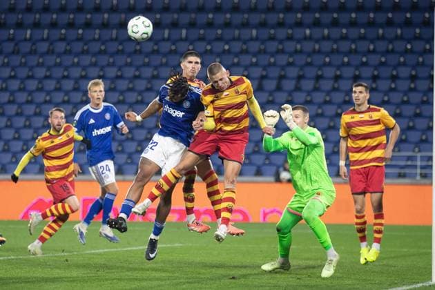 2025.10.23 Strasbourg Liga Konferencji UEFA kolejka 2 sezon 2025 2026 Racing Strasbourg - Jagiellonia Bialystok Nz Guela Doue Norbert Wojtuszek Foto Sathire KELPA ArenaAkcji 2025.10.23 Strasbourg football UEFA Conference League round 2 season 2025 2026 match Racing Strasbourg - Jagiellonia Bialystok Credit: Sathire KELPA ArenaAkcji NEWSPIX.PL --- newspix.pl 