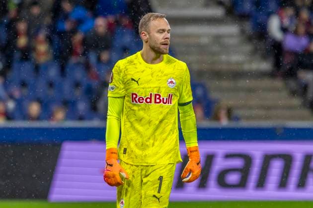 Salzburg, Austria October 23, 2025 Europa League 2025 2026 RB Salzburg vs Frencvaros Budapest In the picture goalkeeper Alexander Schlager RB unhappy on the pitch Red Bull Arena Bayern Copyright: xFotostandx xSchäferx