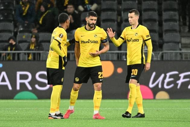 BERN, SWITZERLAND OCTOBER 23 Rayan Raveloson of Young Boys l , Loris Benito of Young Boys c and Sandro Lauper of Young Boys r celebrating the victory during the UEFA Europa League 2025 26 League Phase MD3 match between BSC Young Boys and PFC Ludogorets 1945 at Stadion Wankdorf on October 23, 2025 in Bern, Switzerland Bern Stadion Wankdorf Bern Switzerland Copyright: xJustPictures.ch ManuelxWinterbergerx jp-en-EuSpIm-MWI_4442