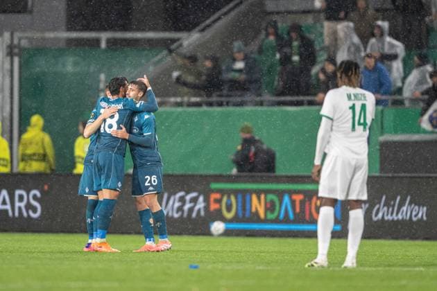 ACF Fiorentina players a win celebrates during Europa Conference league match, SK Rapid Wien - ACF Fiorentina, 23. october 2025, Allianz stadium, Wien, Austria Copyright: xMICHALxFAJT,ZOSPORTU.SKx MAR_2268
